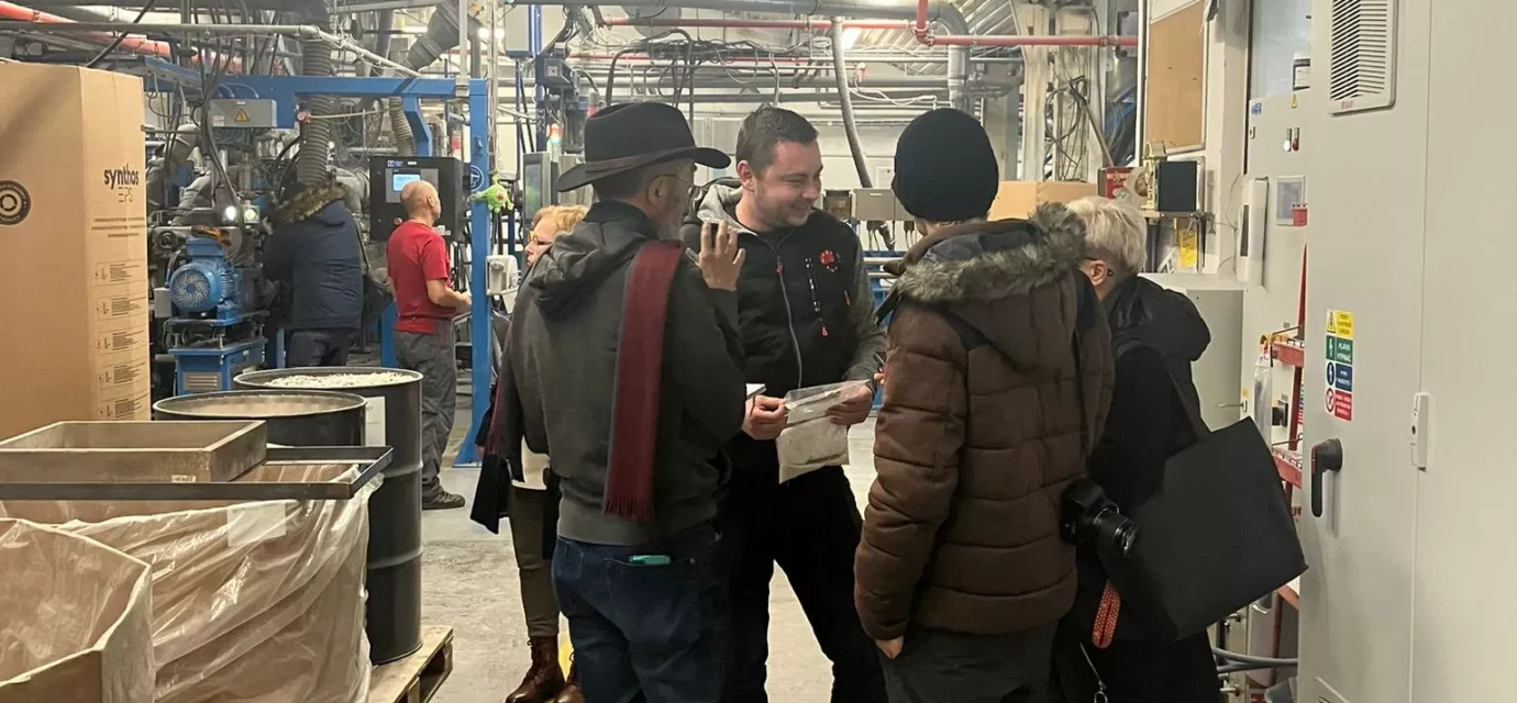 Presstrip do recyklačního závodu se setkal s velkým zájmem ze strany novinářů