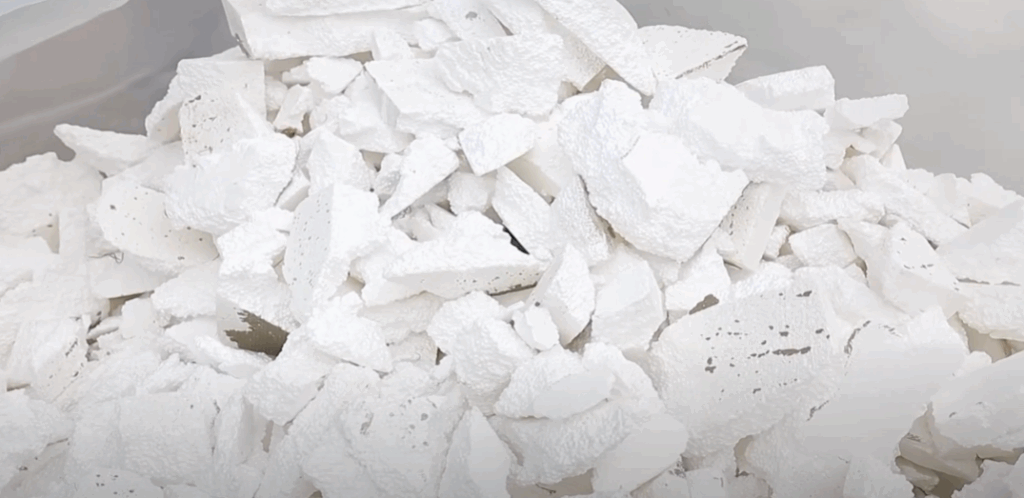 Recyklace odpadního stavebního EPS s obsahem HBCDD (z demolic a dekonstrukcí)