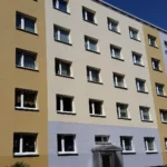 Třetina lidí má během léta problém s teplotou ve svém bytě