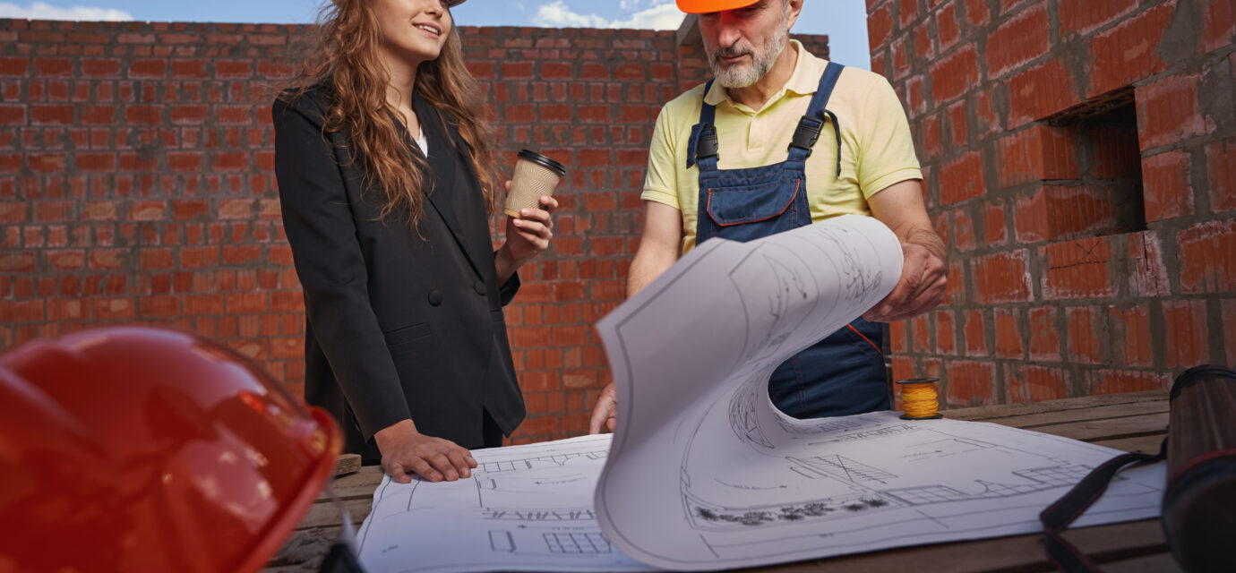Stavební projekty, plánování a stavební společnosti