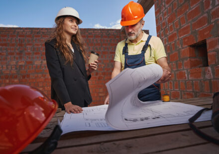 Stavební projekty, plánování a stavební společnosti