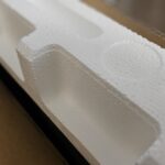 Polystyrenové obaly pod lupou: Ochrana, uhlíková stopa, ekologie a ekonomika