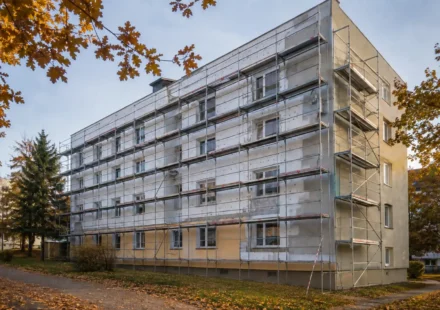 Fasáda je dutá na poklep: Co udělat před zateplením domu? Fasáda je dutá na poklep: Co udělat před zateplením domu?